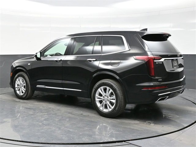 2025 Cadillac XT6 Luxury photo 4