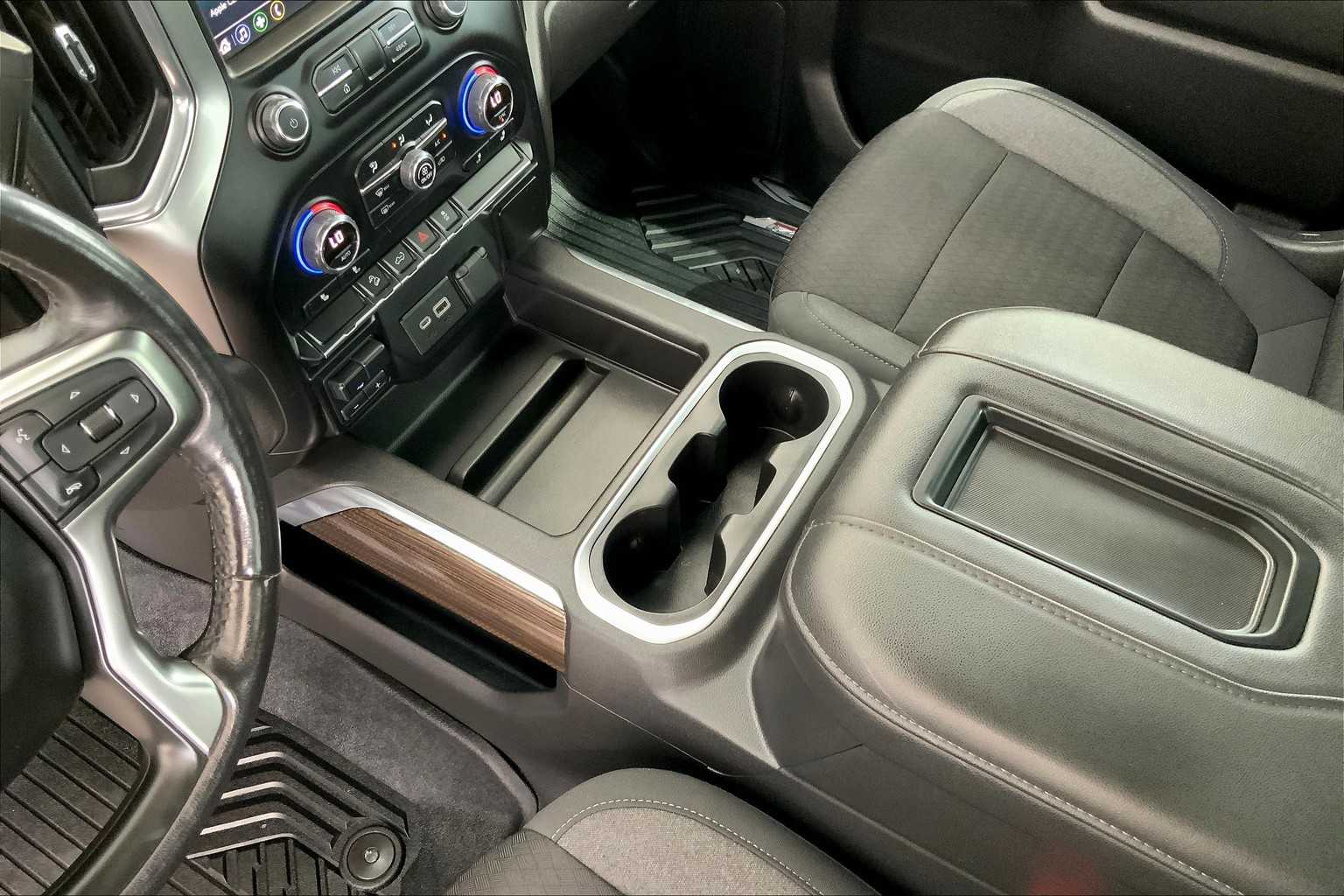 2021 Chevrolet Silverado 1500 RST photo 13
