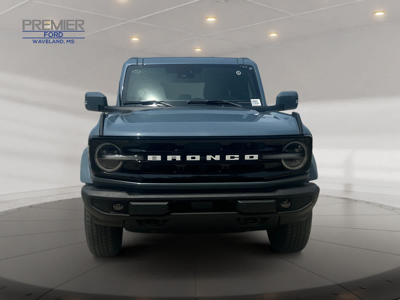 2025 Ford Bronco Outer Banks photo 8
