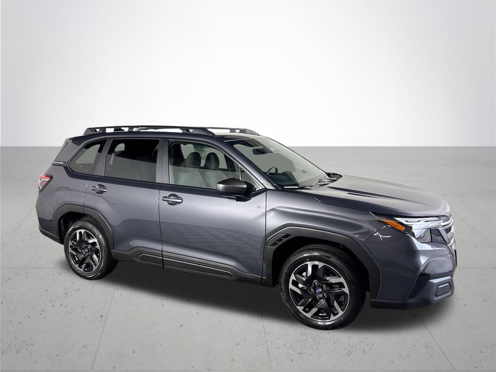 2025 Subaru Forester Premium photo 4