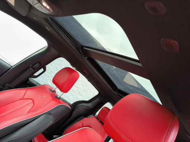 2020 Chrysler Pacifica Red photo 12