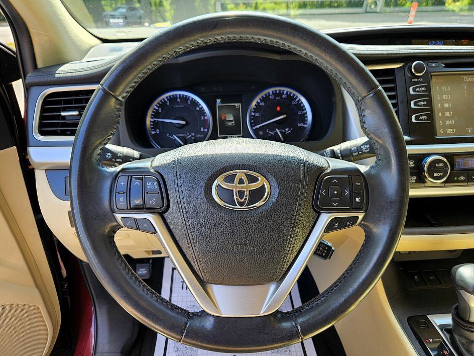 2019 Toyota Highlander XLE photo 26