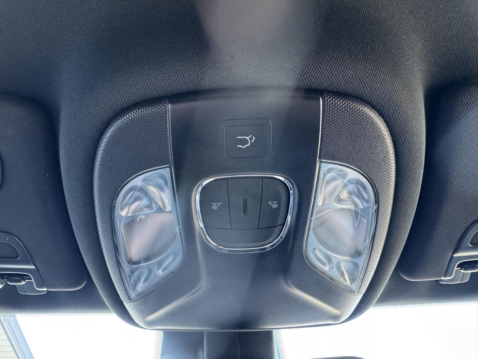 2023 Jeep Compass North Edition Latitude photo 22