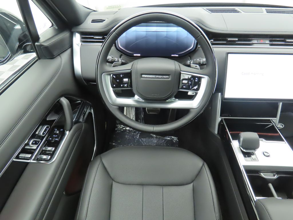 2025 Land Rover Range Rover SE photo 10