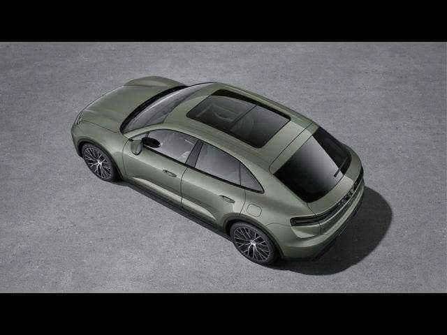 2025 Porsche Macan Electric photo 2