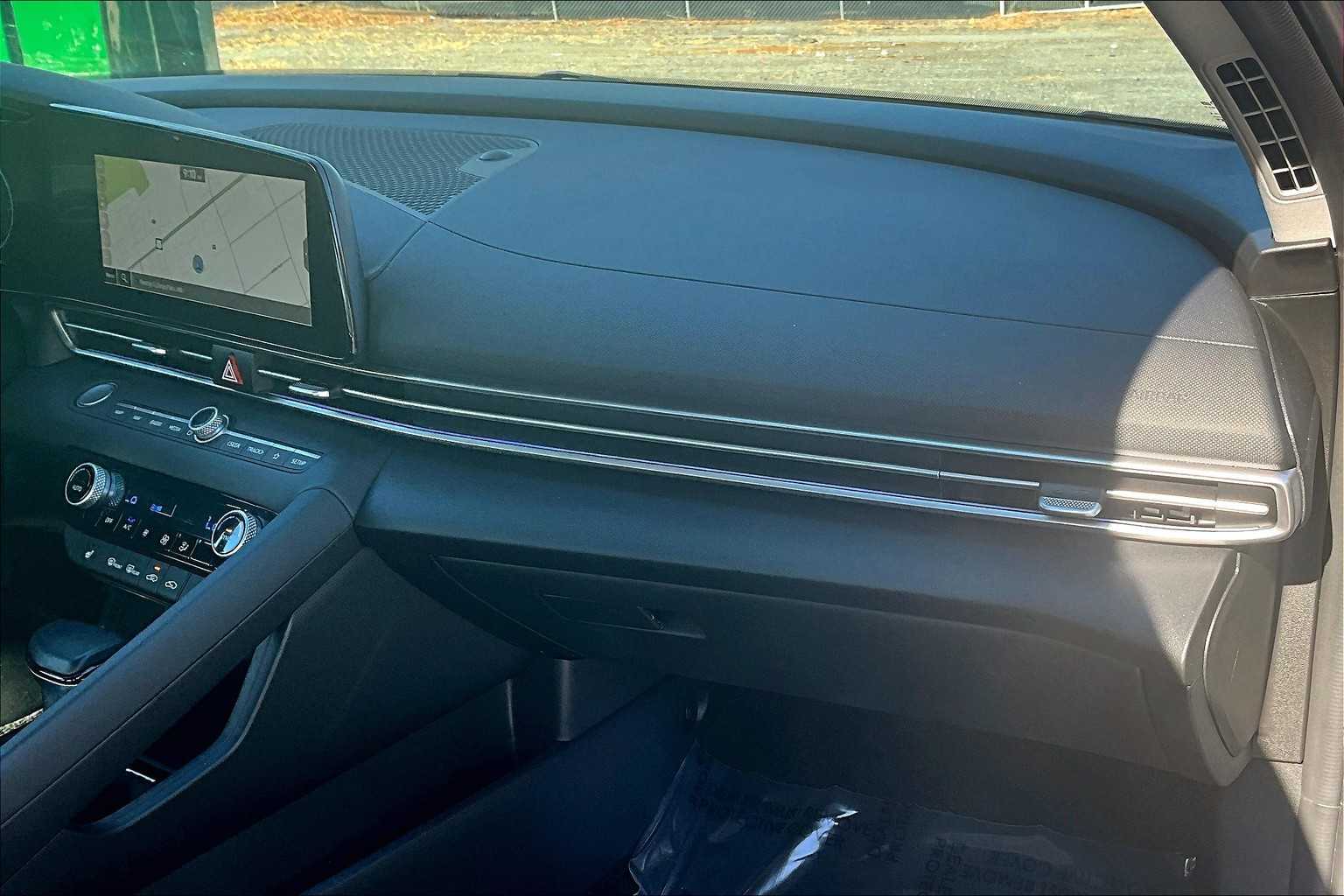 2024 Hyundai Elantra SEL Convenience photo 17