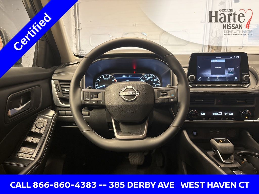 2025 Nissan Rogue SV photo 17