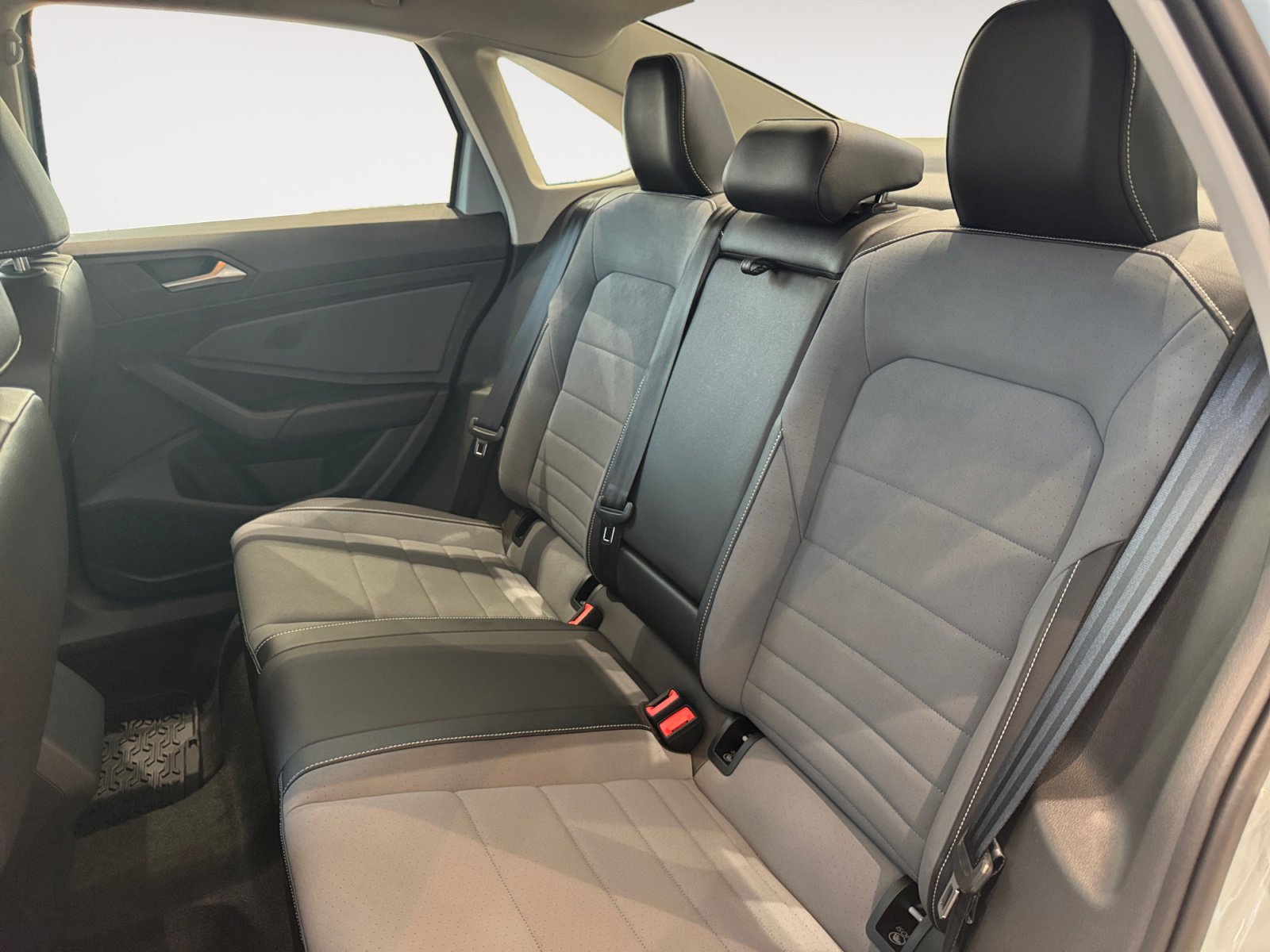 2025 Volkswagen Jetta SE photo 13