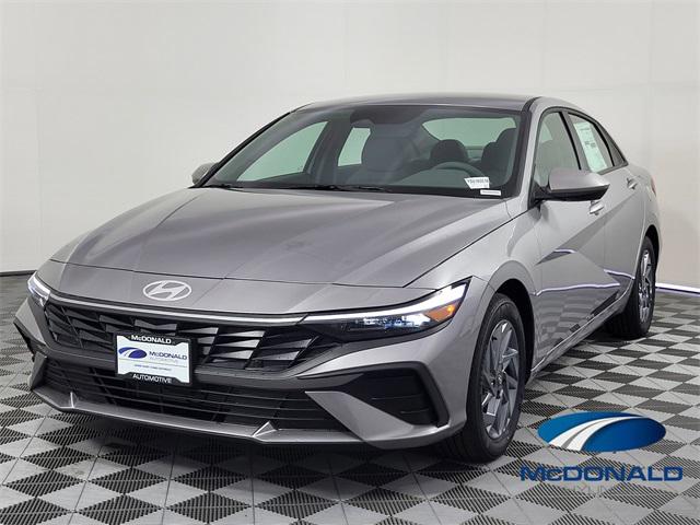 2025 Hyundai Elantra Blue's photo