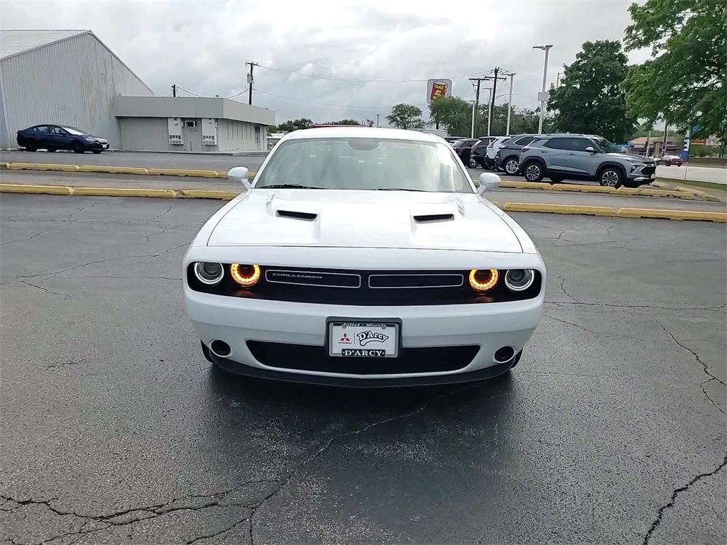 2023 Dodge Challenger SXT photo 4