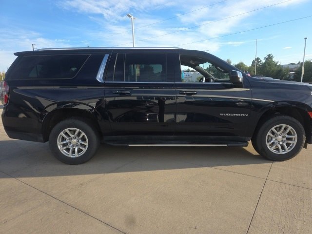 2021 Chevrolet Suburban LS photo 3
