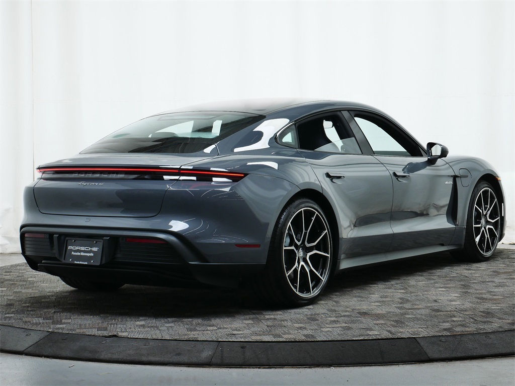 2025 Porsche Taycan 4 photo 7