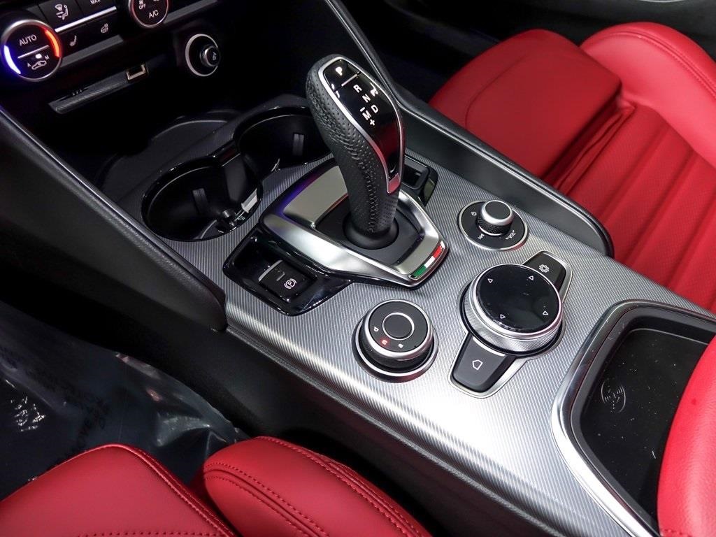 2025 ALFA ROMEO GIULIA (952) - Image 18