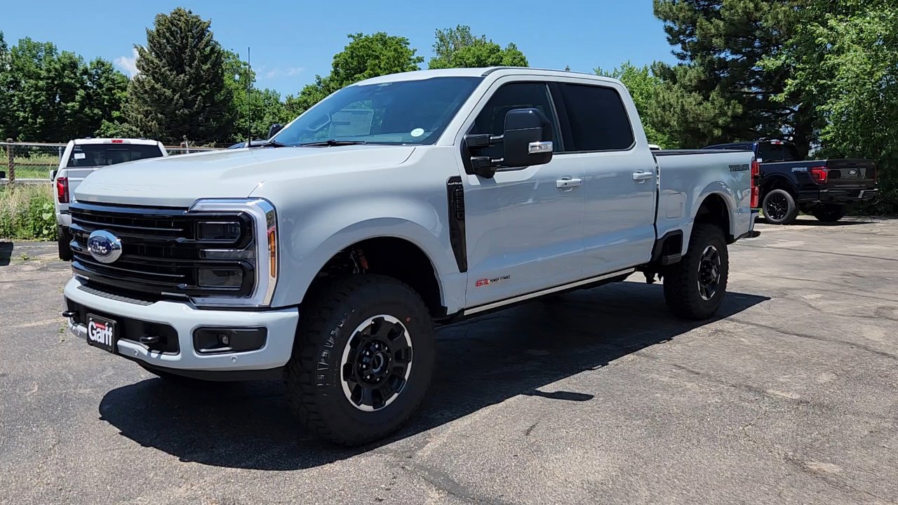 2025 Ford F-250 Platinum photo 2