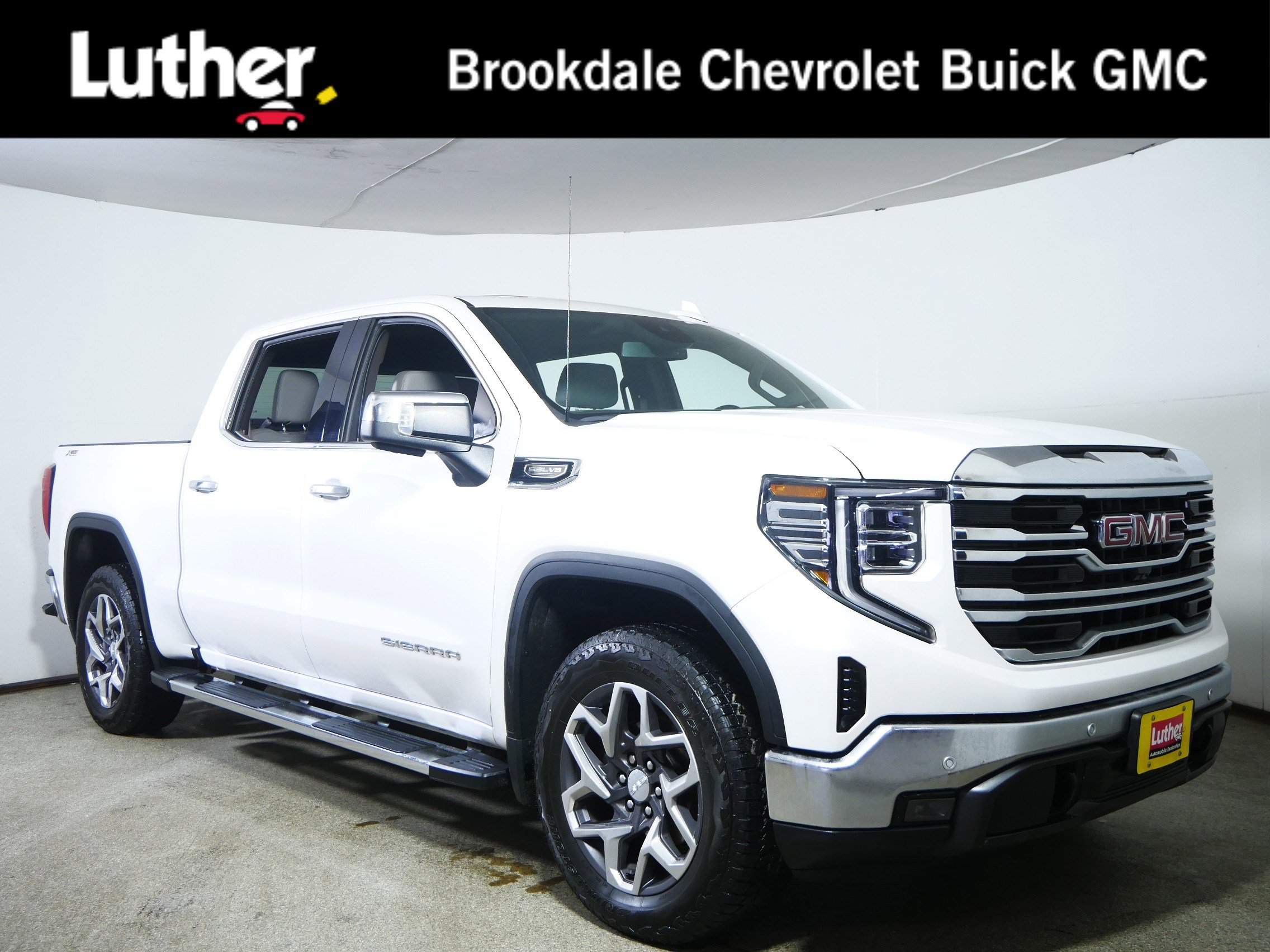 2024 GMC Sierra 1500 SLT's photo