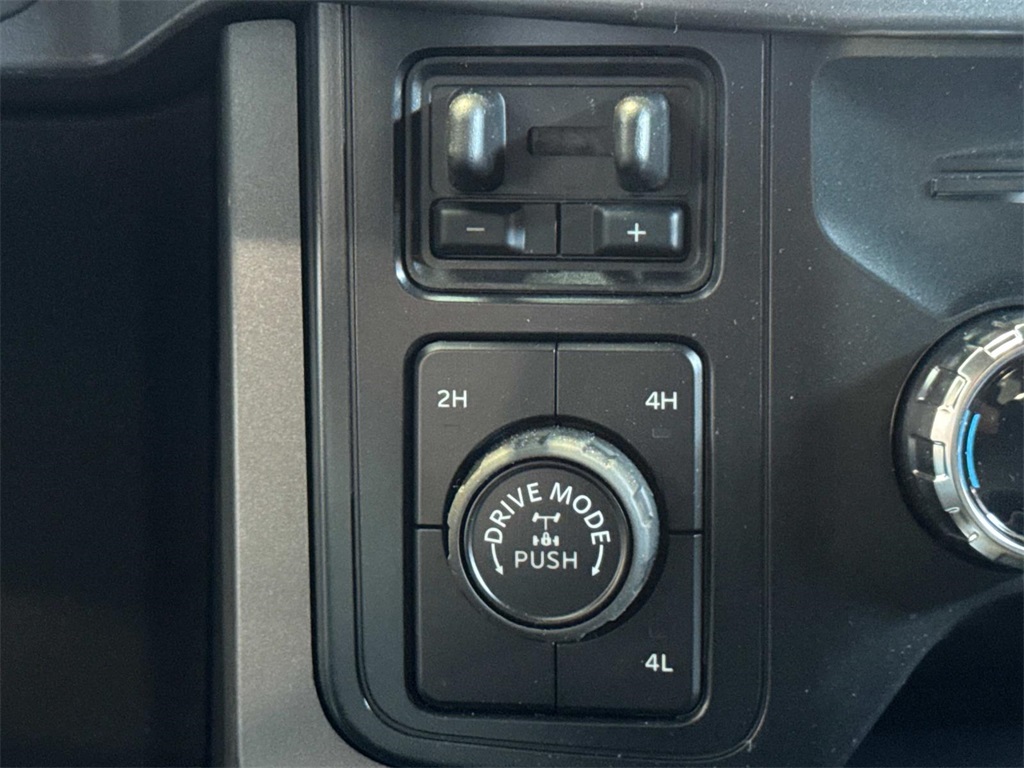 2025 Ford F-150 XLT photo 11