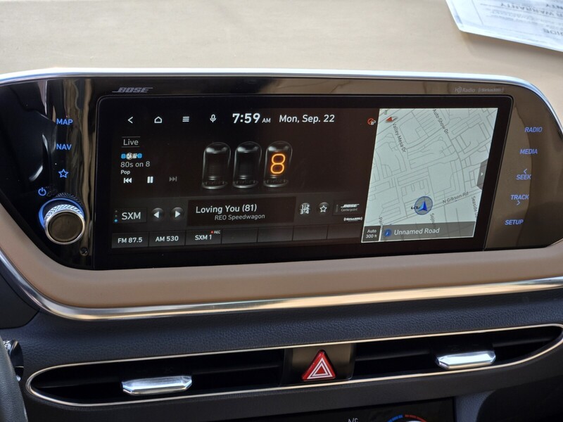 2022 Hyundai Sonata Hybrid Limited photo 18