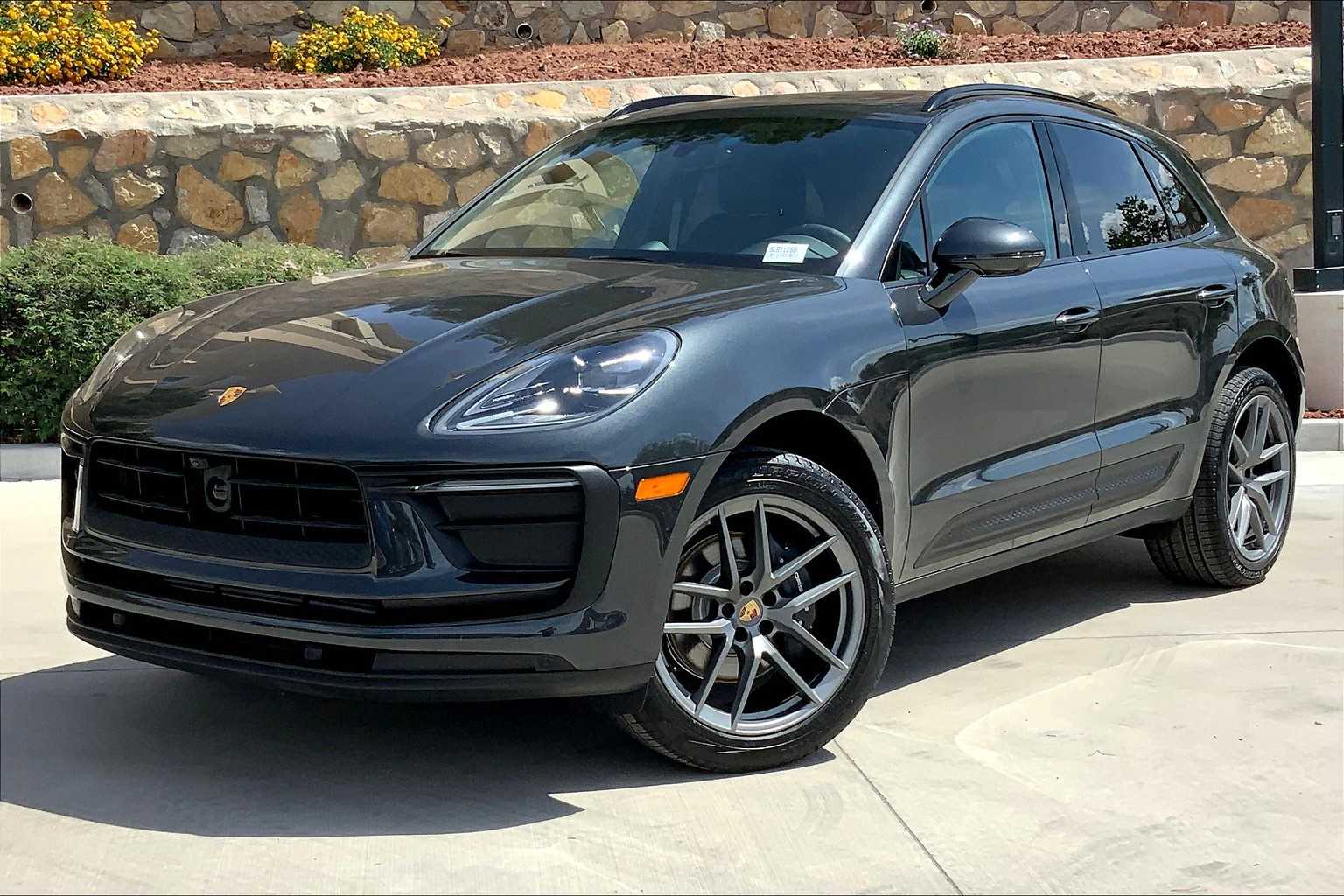 2025 Porsche Macan Base