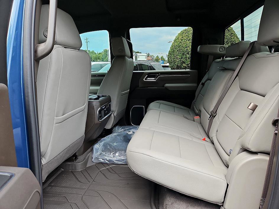 2025 Chevrolet Silverado 2500HD LTZ photo 11