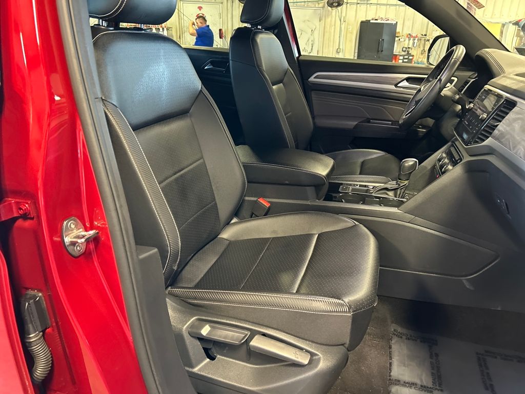 2022 Volkswagen Atlas Cross Sport SE Technology photo 10