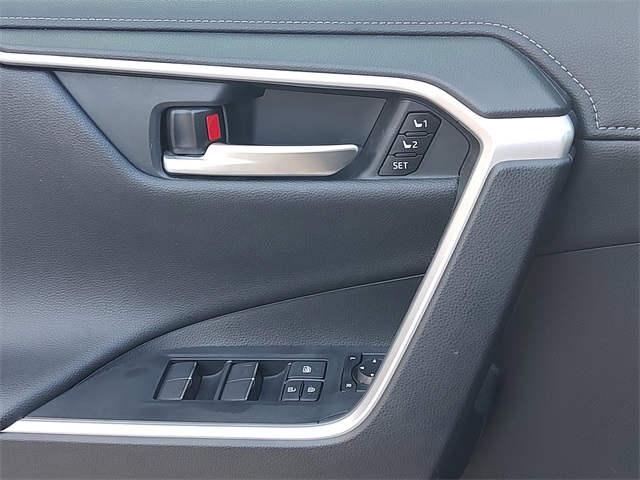 2019 Toyota RAV4 Limited photo 23