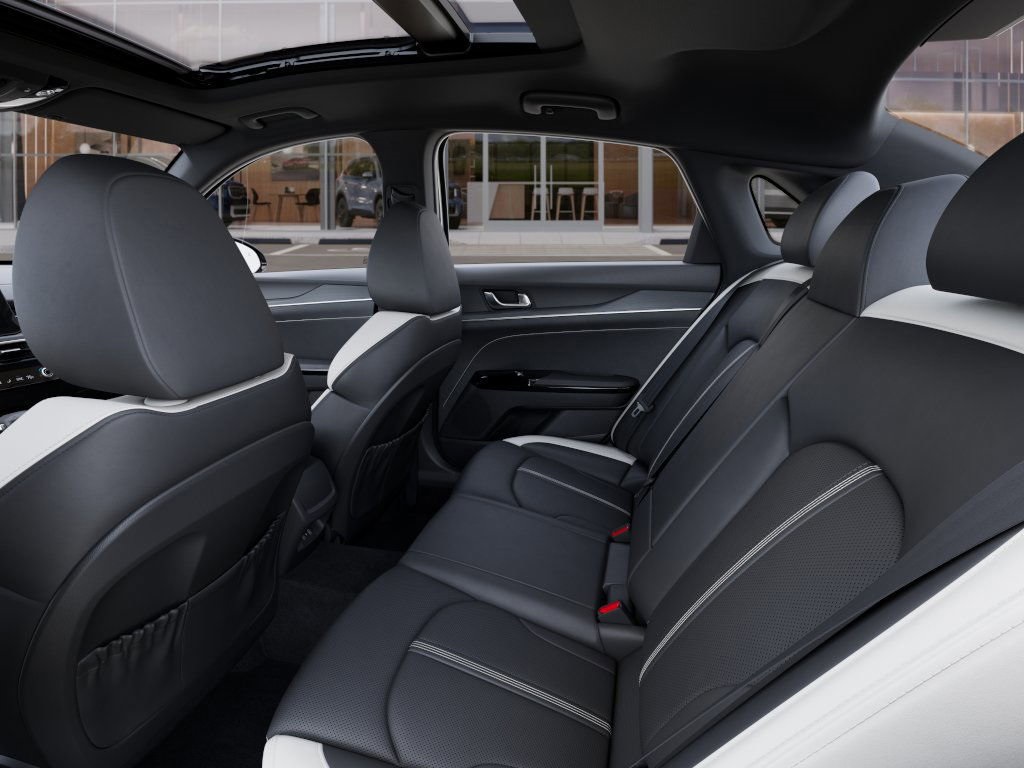 2025 Kia K5 GT-Line photo 17