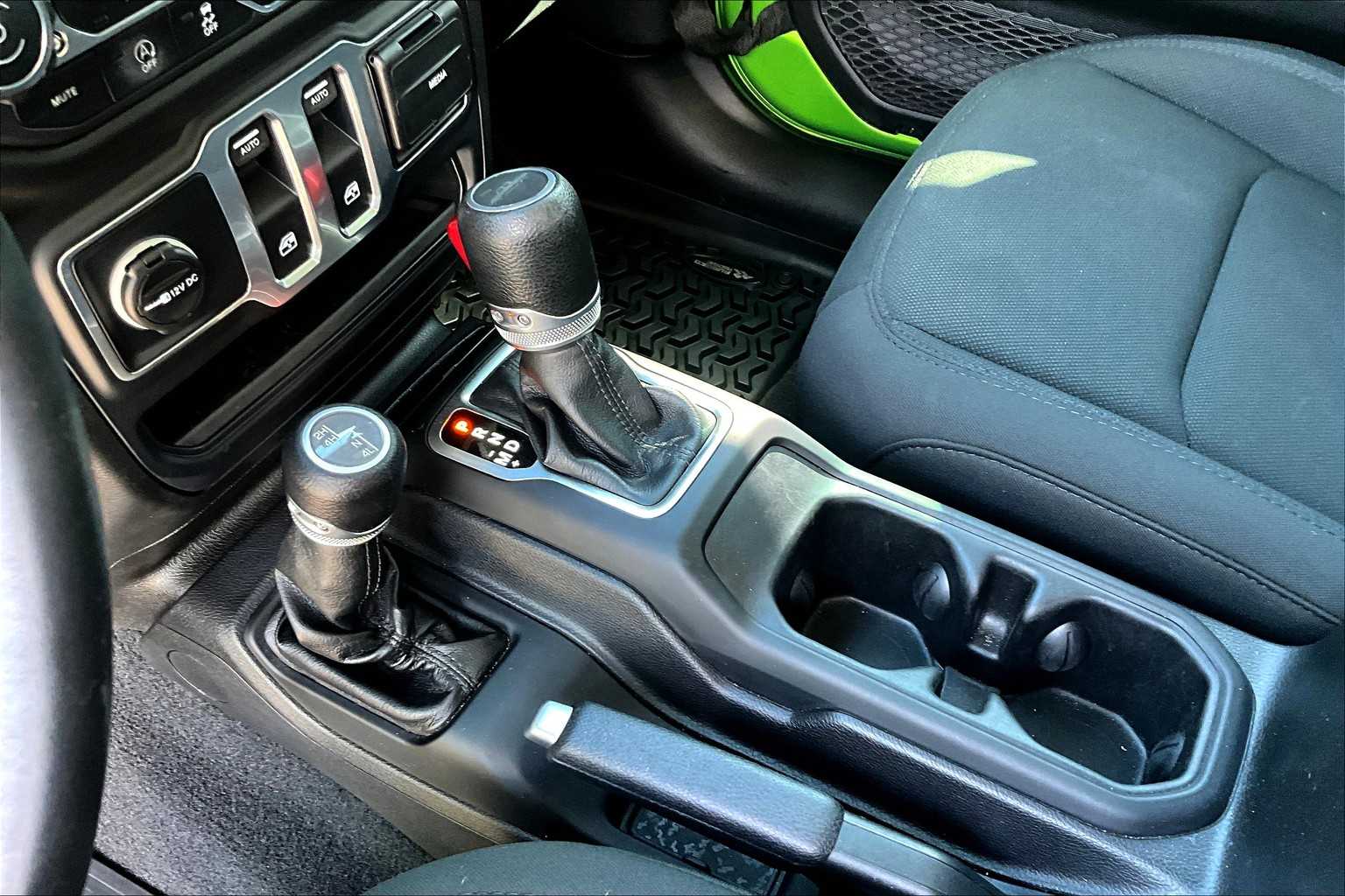 2019 Jeep Wrangler Sport S photo 15