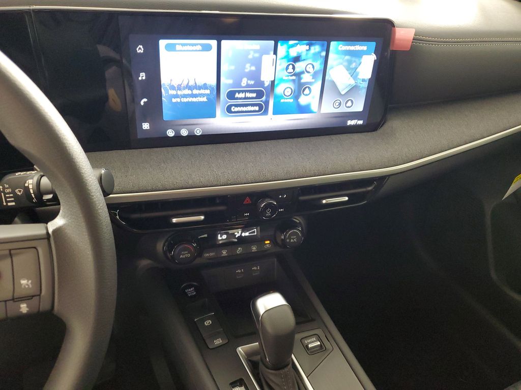 2026 Nissan Kicks SV photo 15