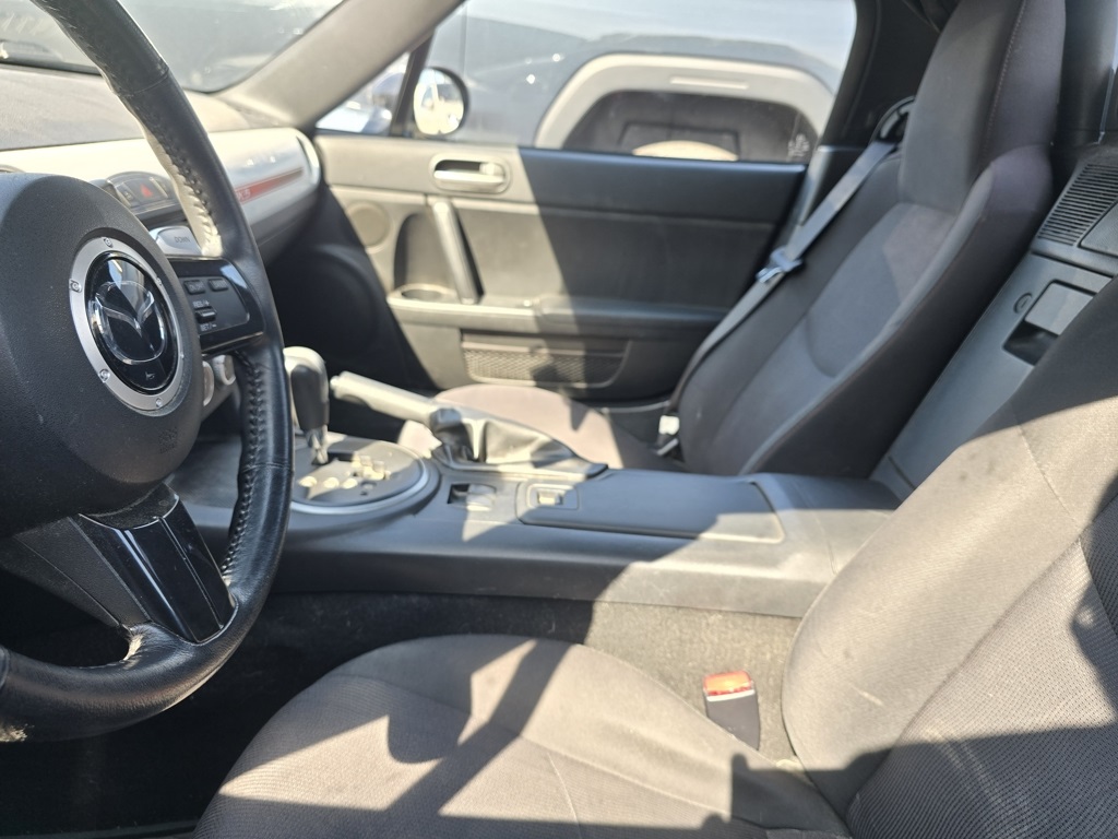 2015 Mazda MX-5 Miata Touring GS photo 2