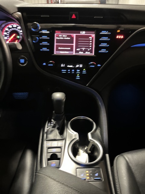 2018 Toyota Camry XSE photo 19