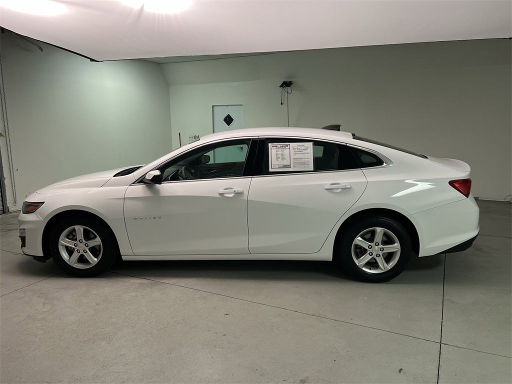 2022 Chevrolet Malibu LS photo 4