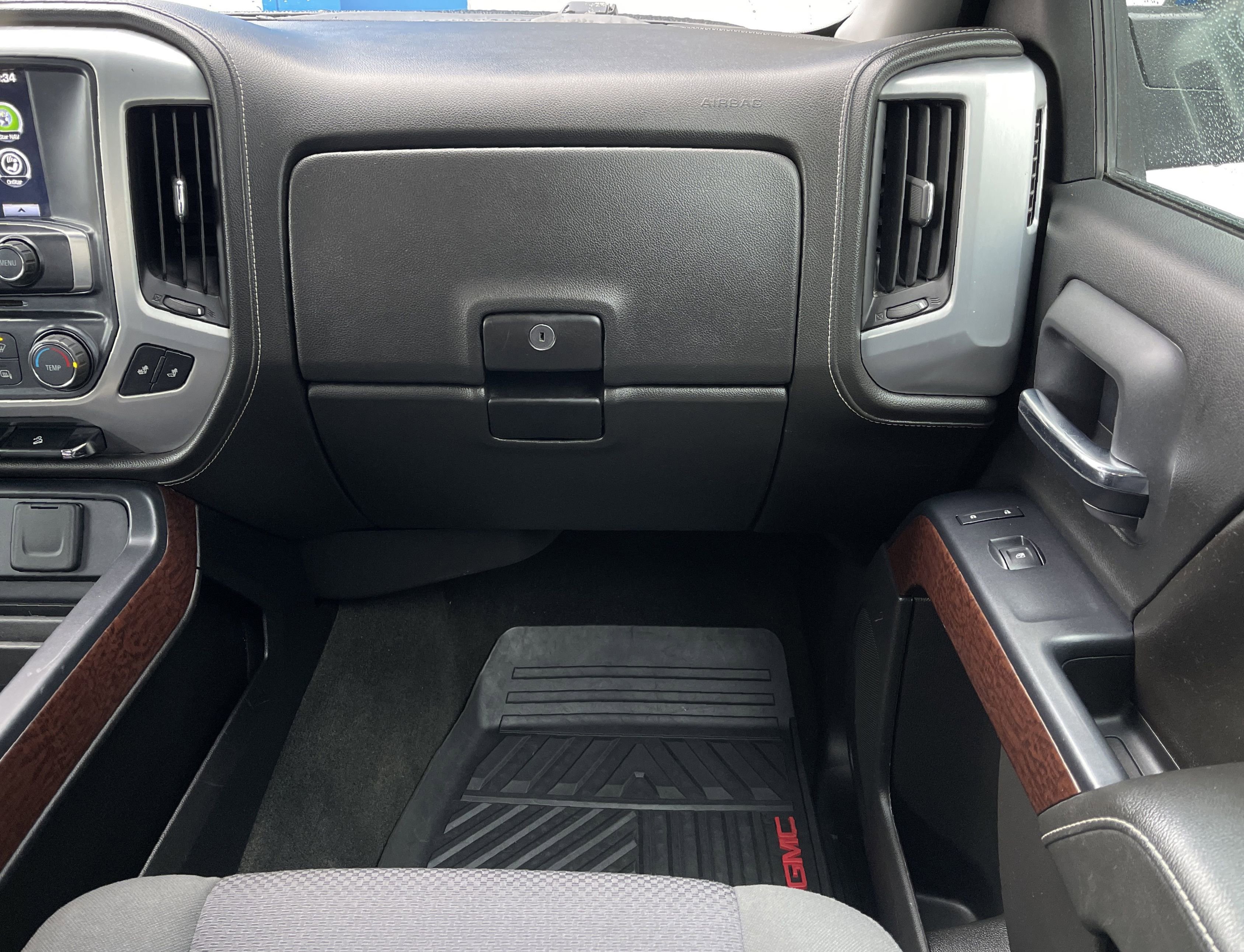 2016 Gmc Sierra 1500 SLE photo 2