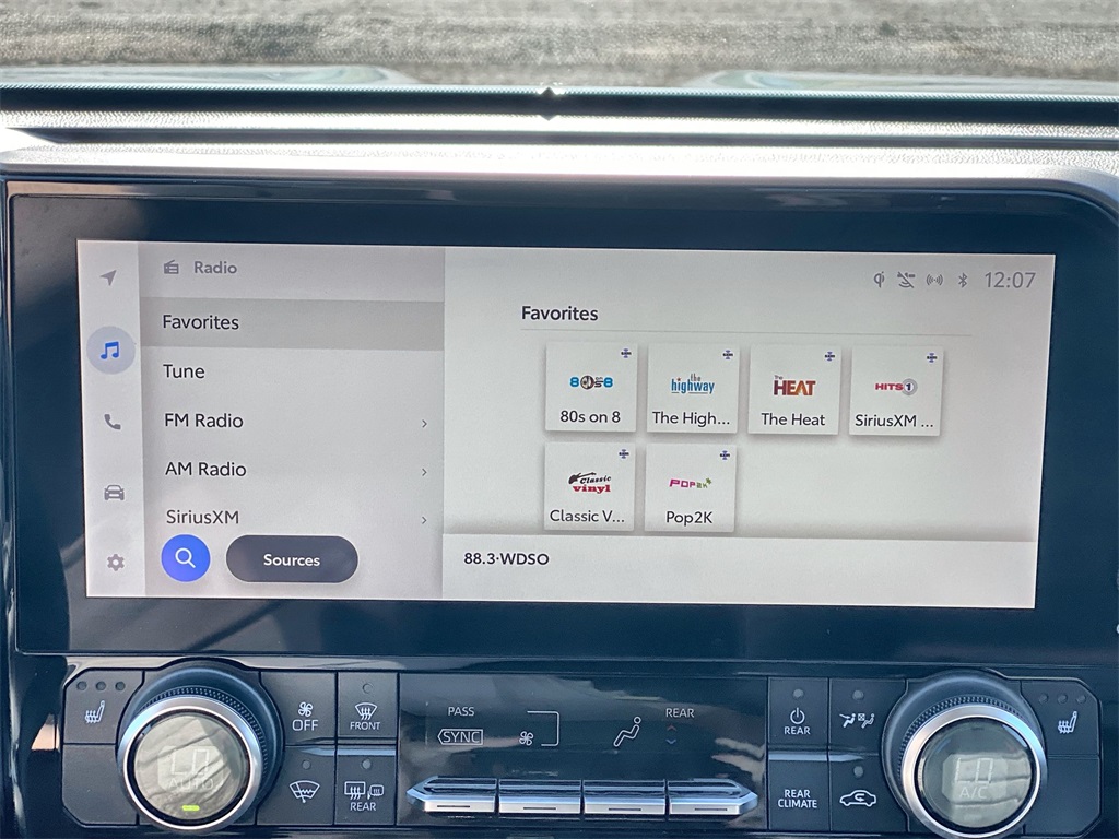 2023 Toyota Highlander XLE photo 9