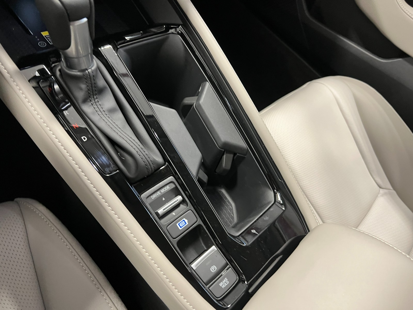 2025 Honda Accord Hybrid Touring photo 18