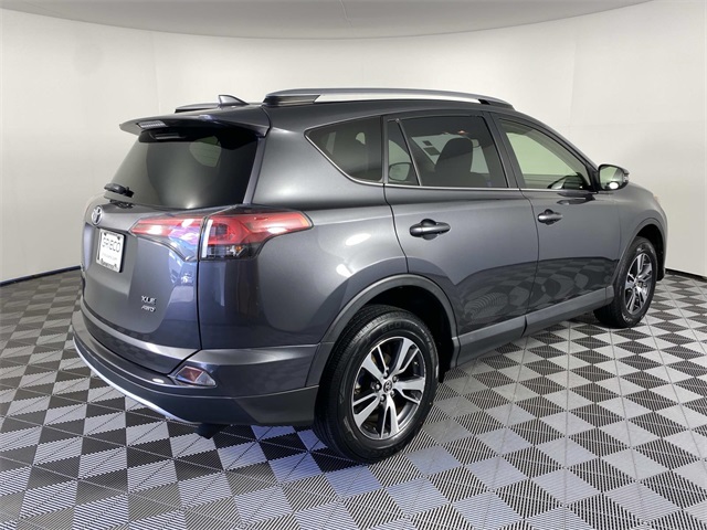2018 Toyota RAV4 XLE photo 6