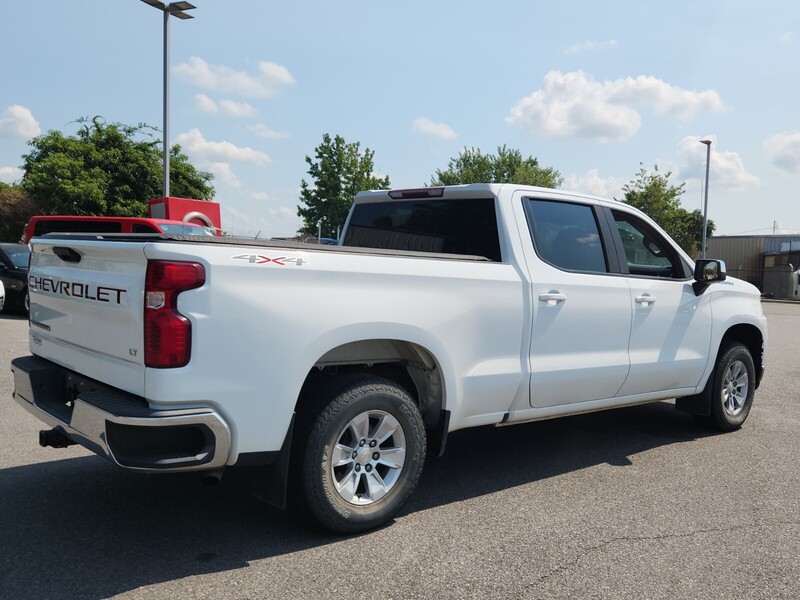 2020 Chevrolet Silverado 1500 LT photo 3