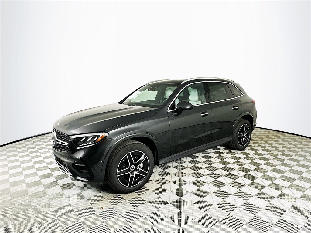 2026 Mercedes Benz GLC 300 photo 3