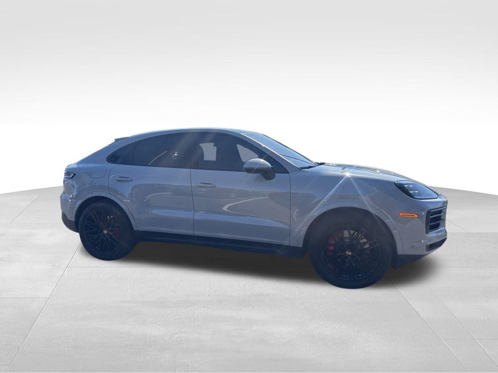 2025 Porsche Cayenne Coupe S photo 2
