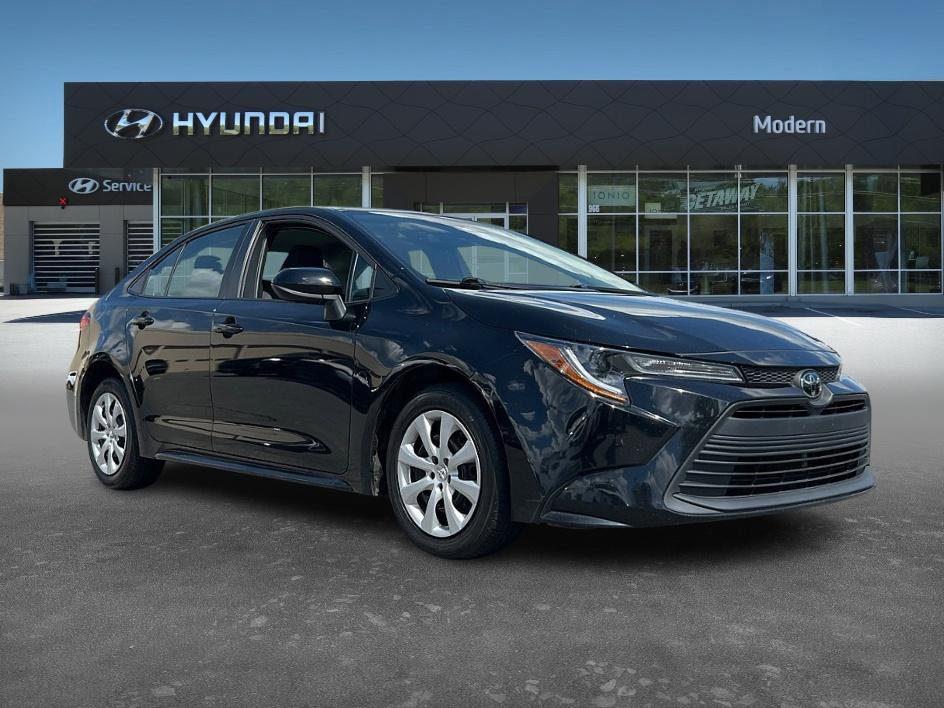 2024 Toyota Corolla LE photo 2