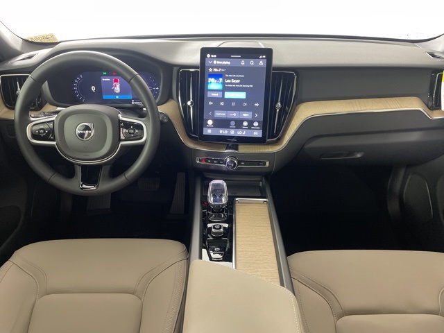 2026 Volvo XC60 T8 Plus photo 36