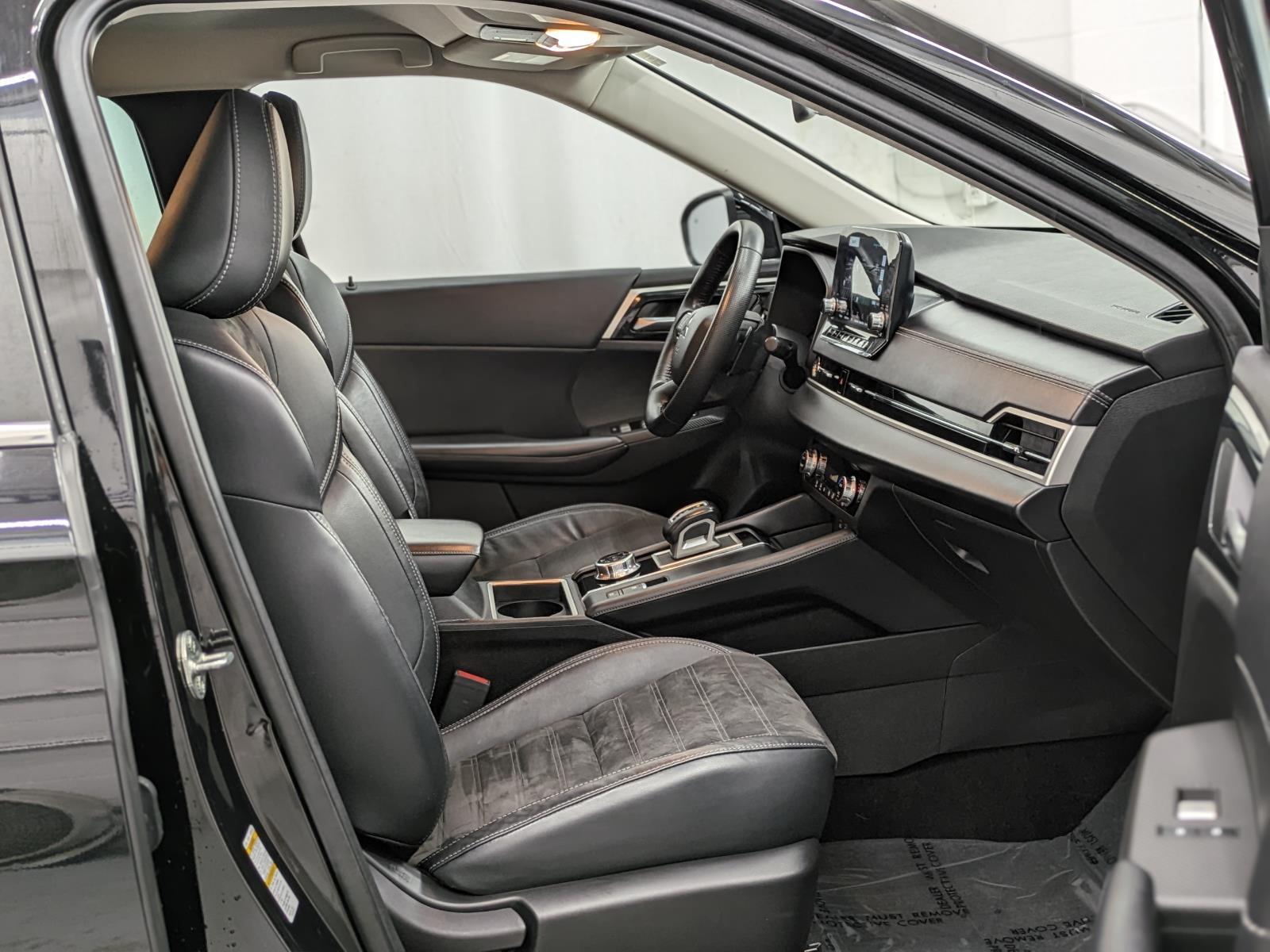 2022 Mitsubishi Outlander SE photo 16