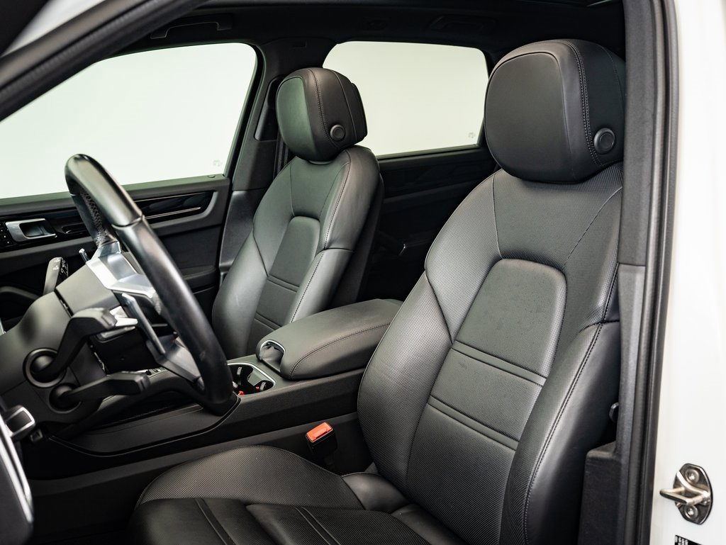 2021 Porsche Cayenne E-Hybrid photo 5