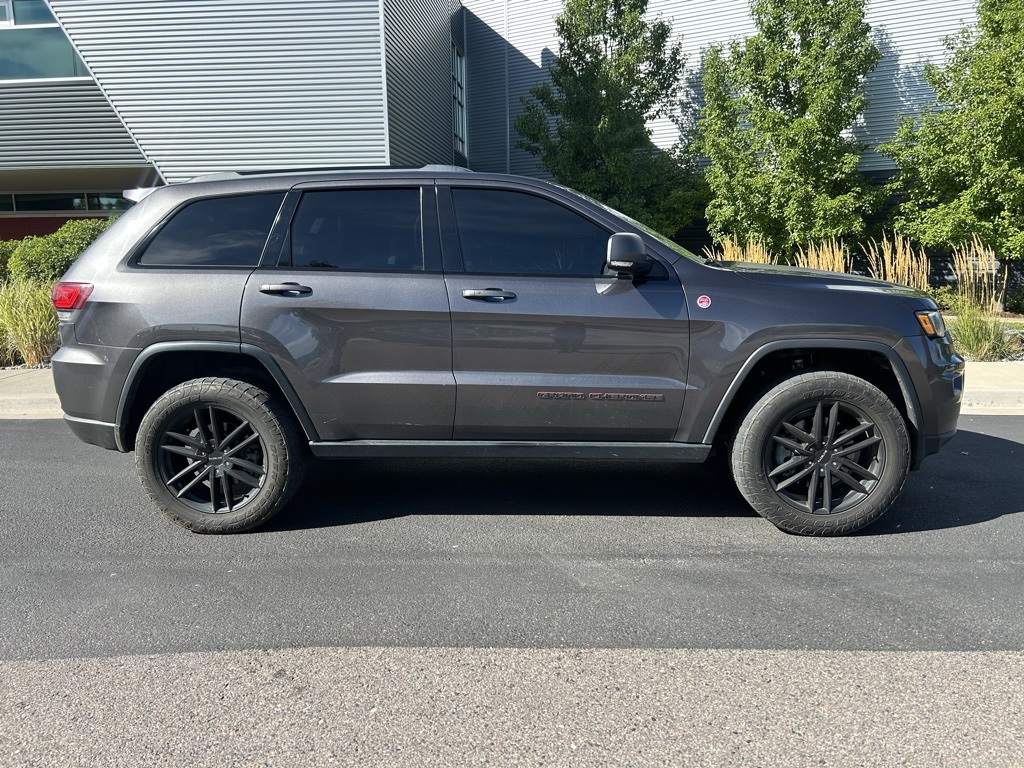 2019 Jeep Grand Cherokee Trailhawk photo 3