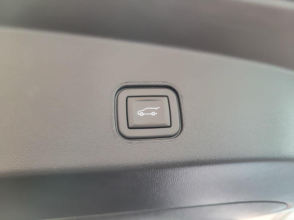 2024 Cadillac Lyriq Luxury photo 17