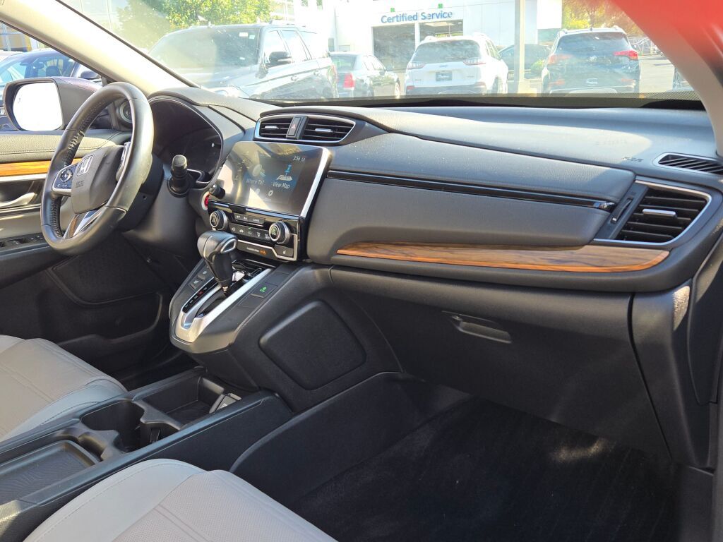 2019 Honda CR-V Touring photo 2