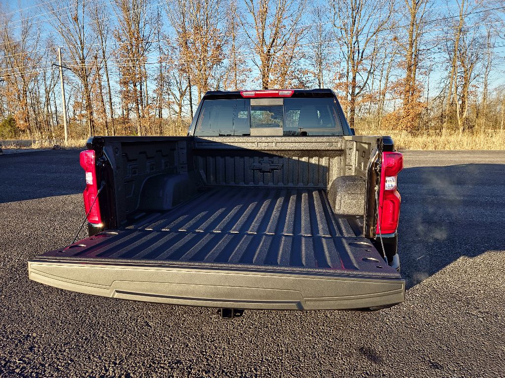 2025 Chevrolet Silverado 1500 RST photo 5