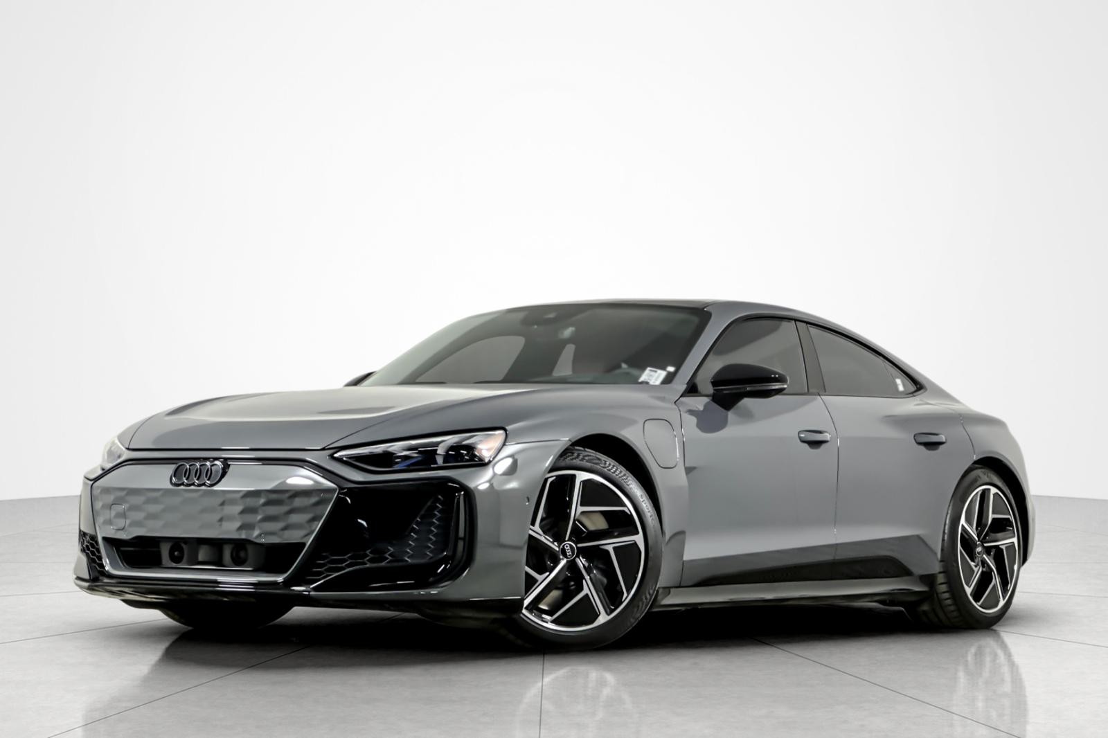 2025 Audi RS e-tron GT Performance Base's photo