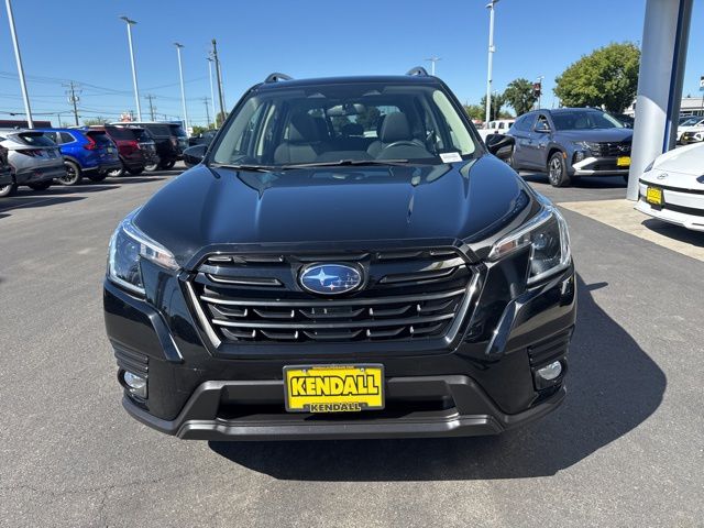 2022 Subaru Forester Premium photo 3