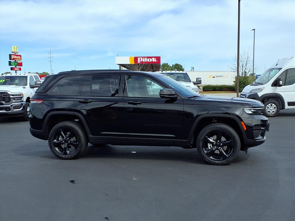 2025 Jeep Grand Cherokee Altitude X photo 2