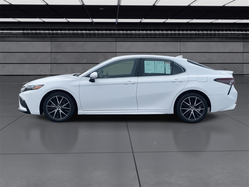 2023 Toyota Camry SE photo 5